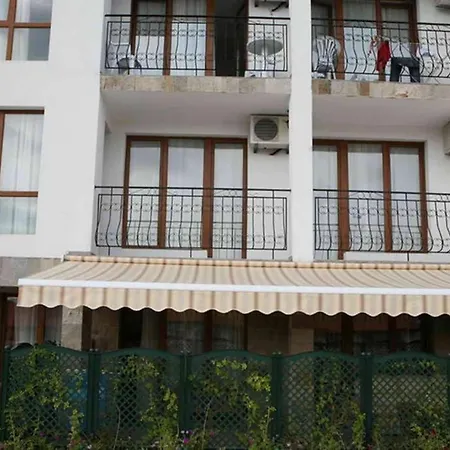 Аппартамент В Триумфе Святой Влас 300М От Моря, Бассейн. Apartment
